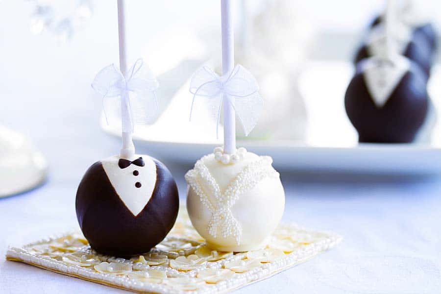 cake pop wedding favor