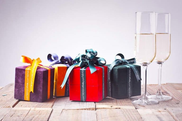 How Much to Spend on a Wedding Gift for Your Boss?
