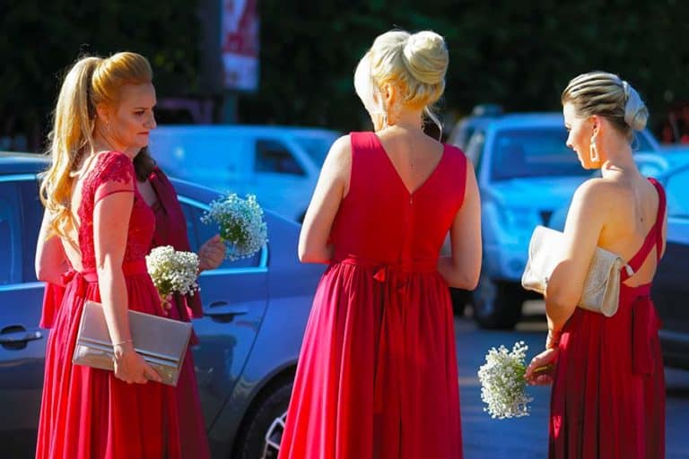 Bridesmaid $Spend on Bridal Shower Gift? (6 Things to Know)
