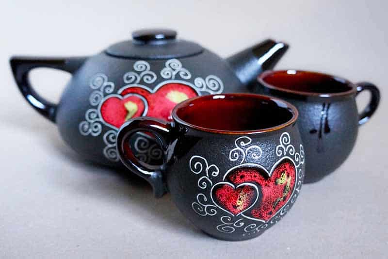 modern artistic tea set as wedding gift for the newlywed
