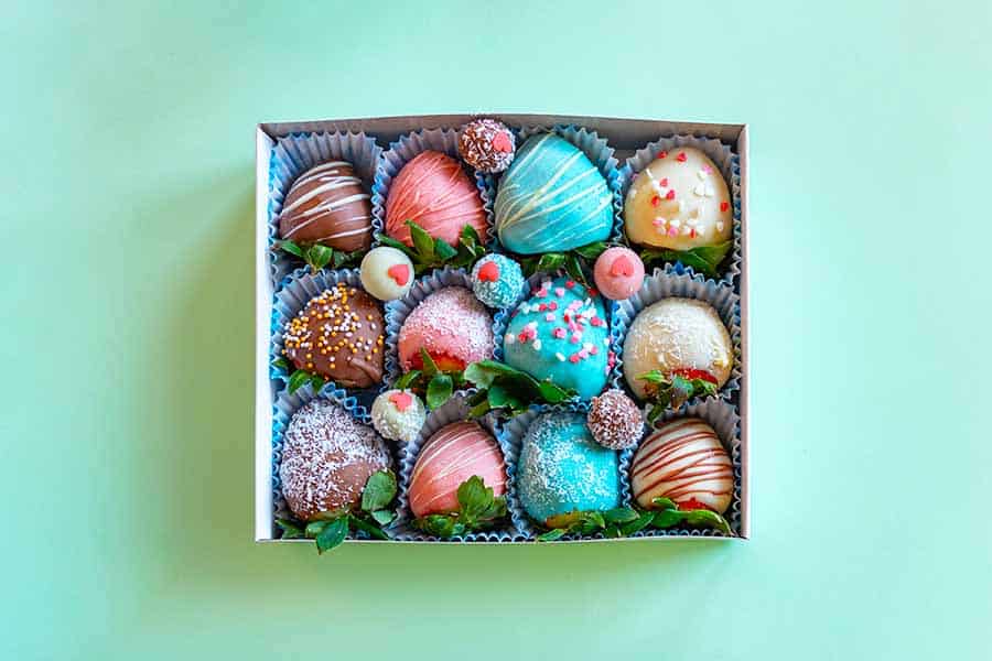 chocolate covered strawberries party favor ideas